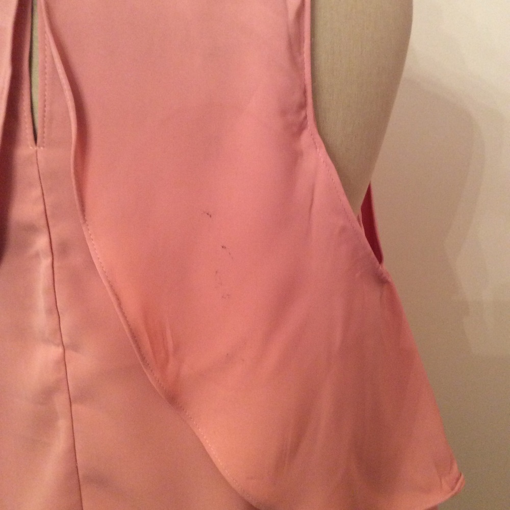 Brand new cold shoulder - Picture 5 of 6
